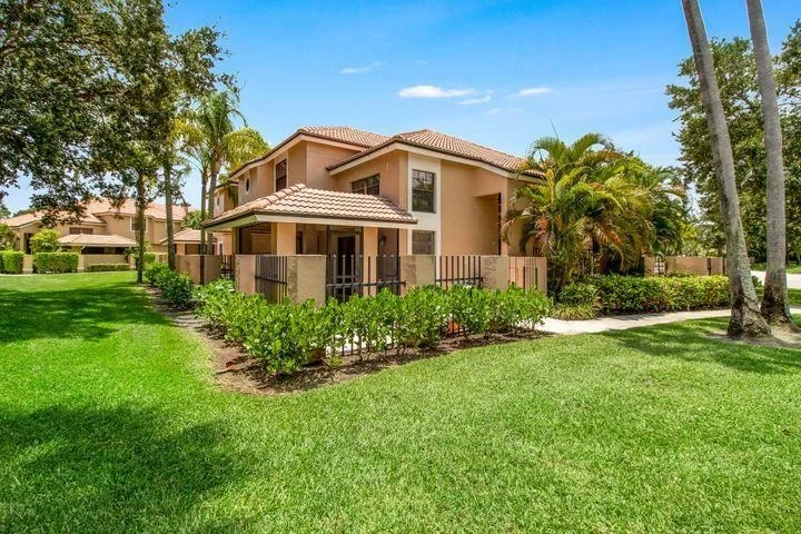 Unit for sale at 360 Prestwick Circle, Palm Beach Gardens, FL 33418