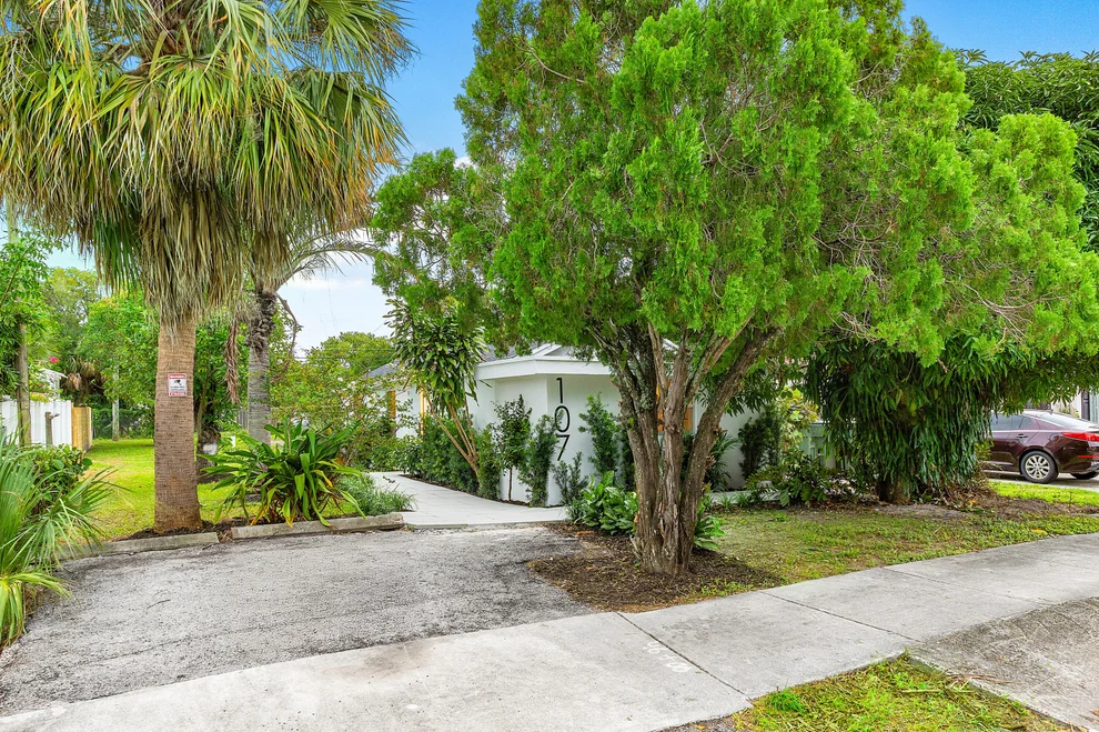 Unit for sale at 107 SW 4TH Avenue, Delray Beach, FL 33444