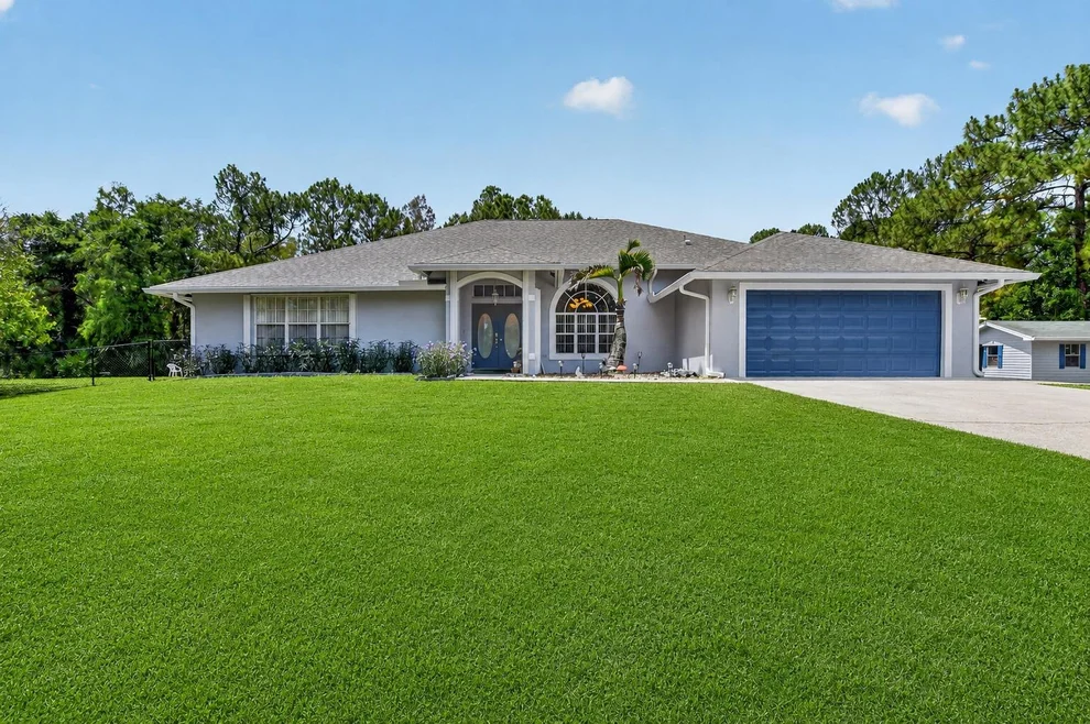 Unit for sale at 16074 66th Court N, The Acreage, FL 33470