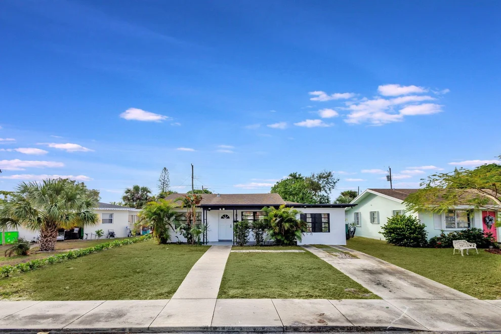 Unit for sale at 712 Foresteria Drive, Lake Park, FL 33403