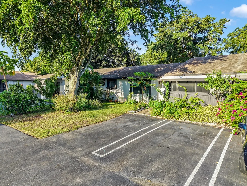 Unit for sale at 77 Westecunk Drive, Royal Palm Beach, FL 33411