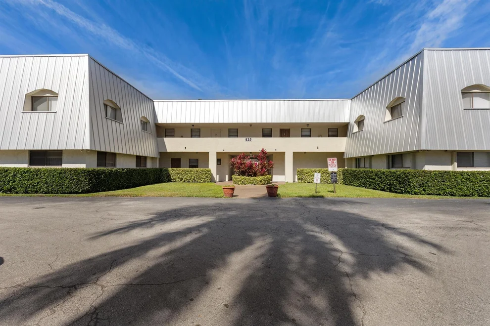 Unit for sale at 825 NW 13th Street, Boca Raton, FL 33486