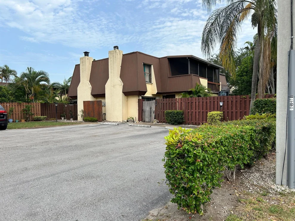 Unit for sale at 3524 Gardens East Drive, Palm Beach Gardens, FL 33410