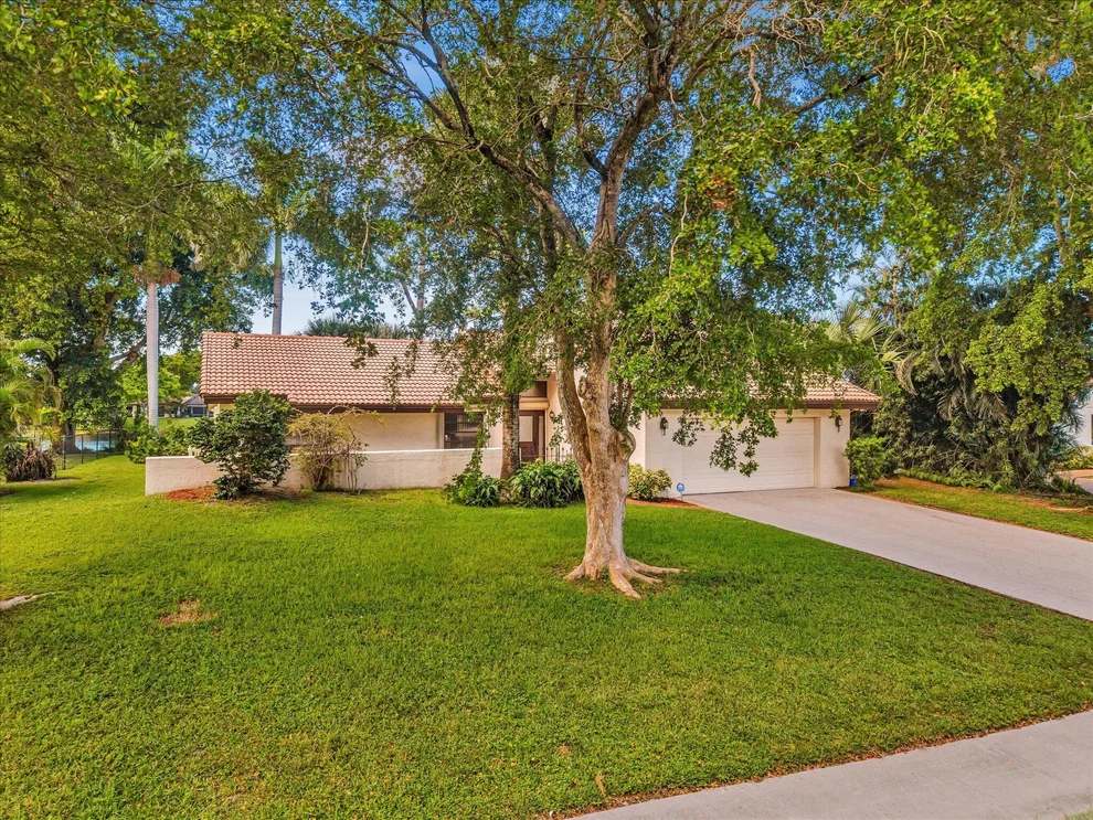 Unit for sale at 3537 Lakeview Drive, Delray Beach, FL 33445