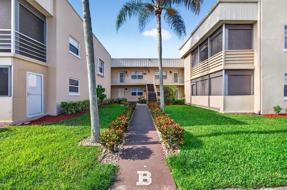 Unit for sale at 95 Burgundy B, Delray Beach, FL 33484