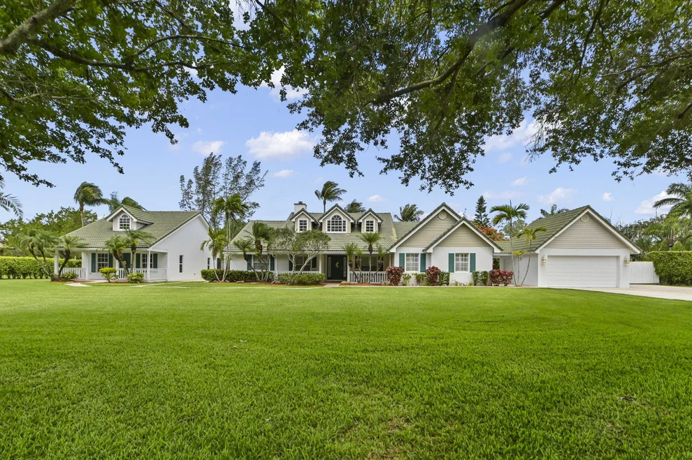 Unit for sale at 5637 Lago Del Sol Drive, Lake Worth, FL 33449