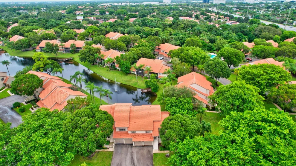 Unit for sale at 5731 Coach House Circle, Boca Raton, FL 33486
