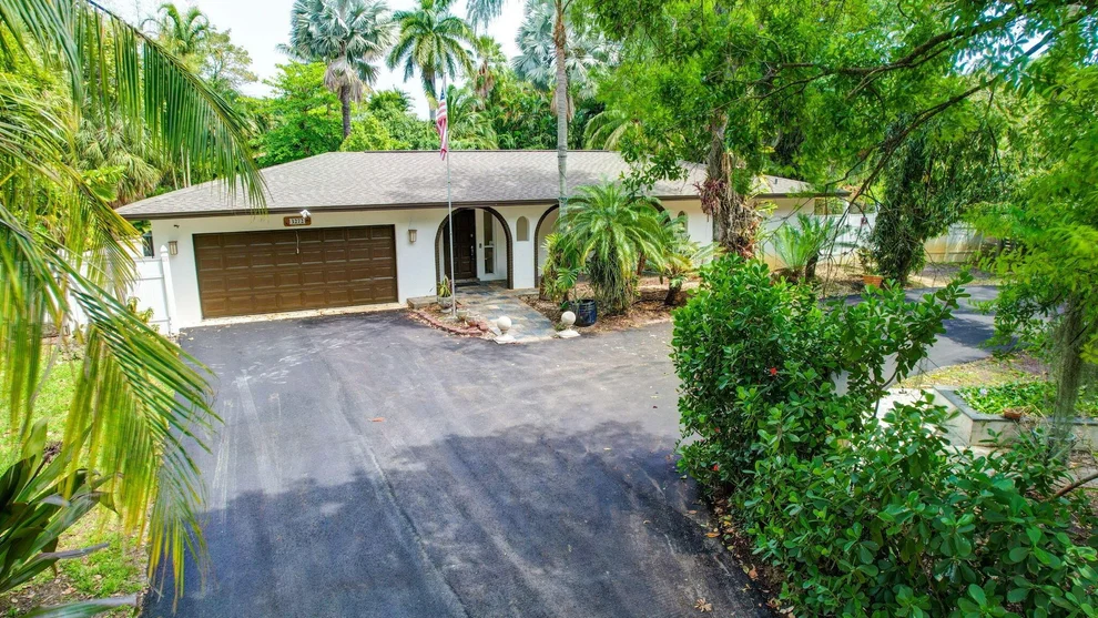 Unit for sale at 3272 NW 3rd Avenue, Oakland Park, FL 33309