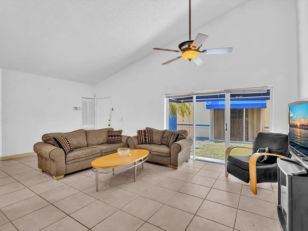 Unit for sale at 5201 SW 31st Avenue, Fort Lauderdale, FL 33312