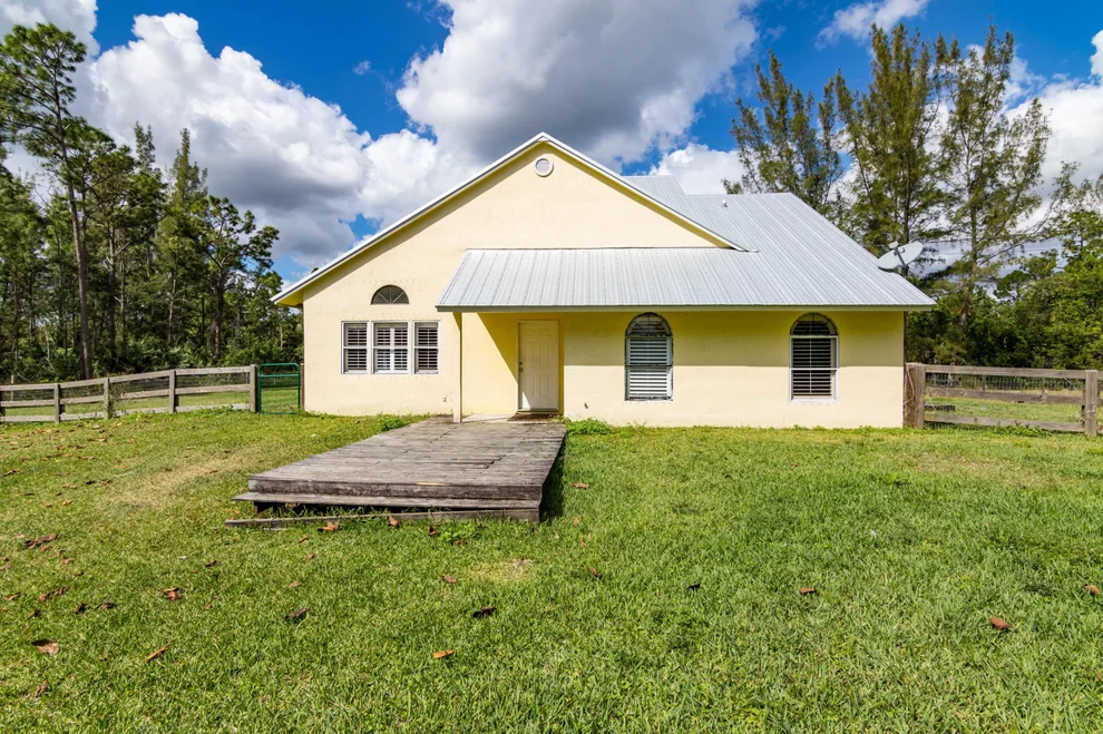 Unit for sale at 15541 80th Lane N, Loxahatchee, FL 33470