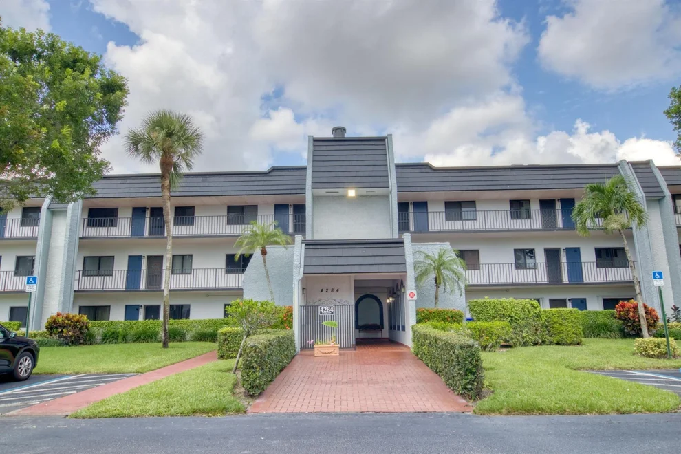 Unit for sale at 4284 Deste Court, Lake Worth, FL 33467