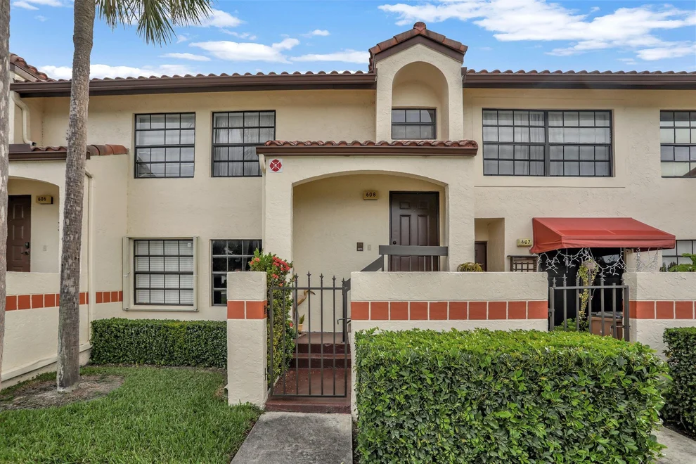 Unit for sale at 608 Freedom Court, Deerfield Beach, FL 33442