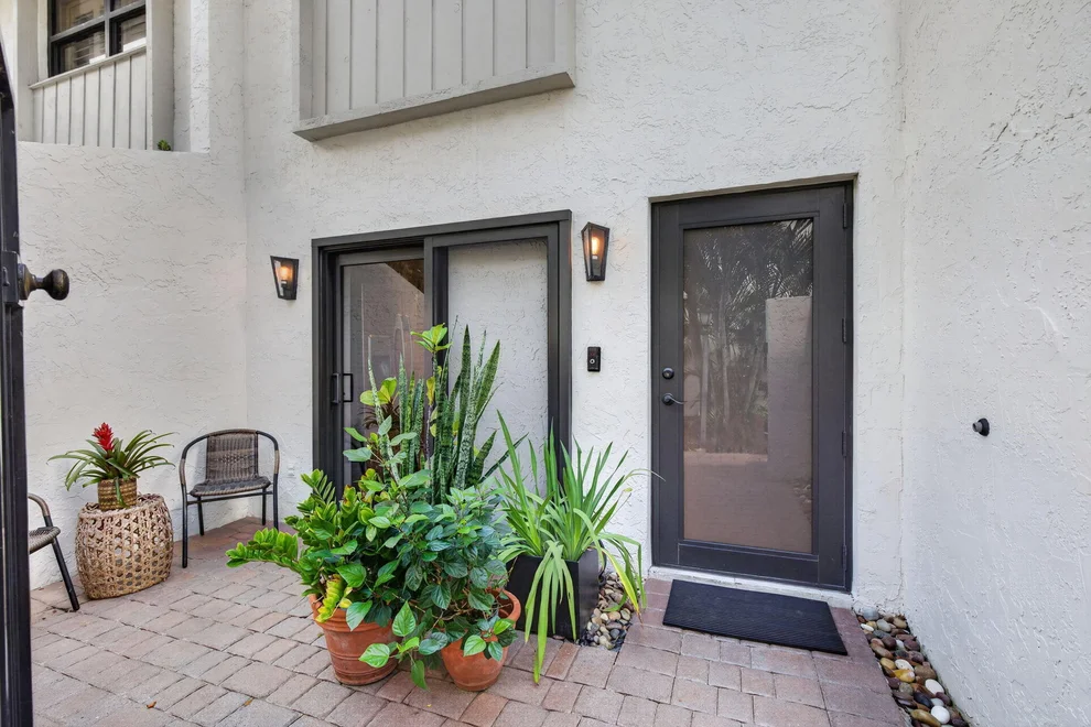 Unit for sale at 547 NE 7th Avenue, Fort Lauderdale, FL 33301