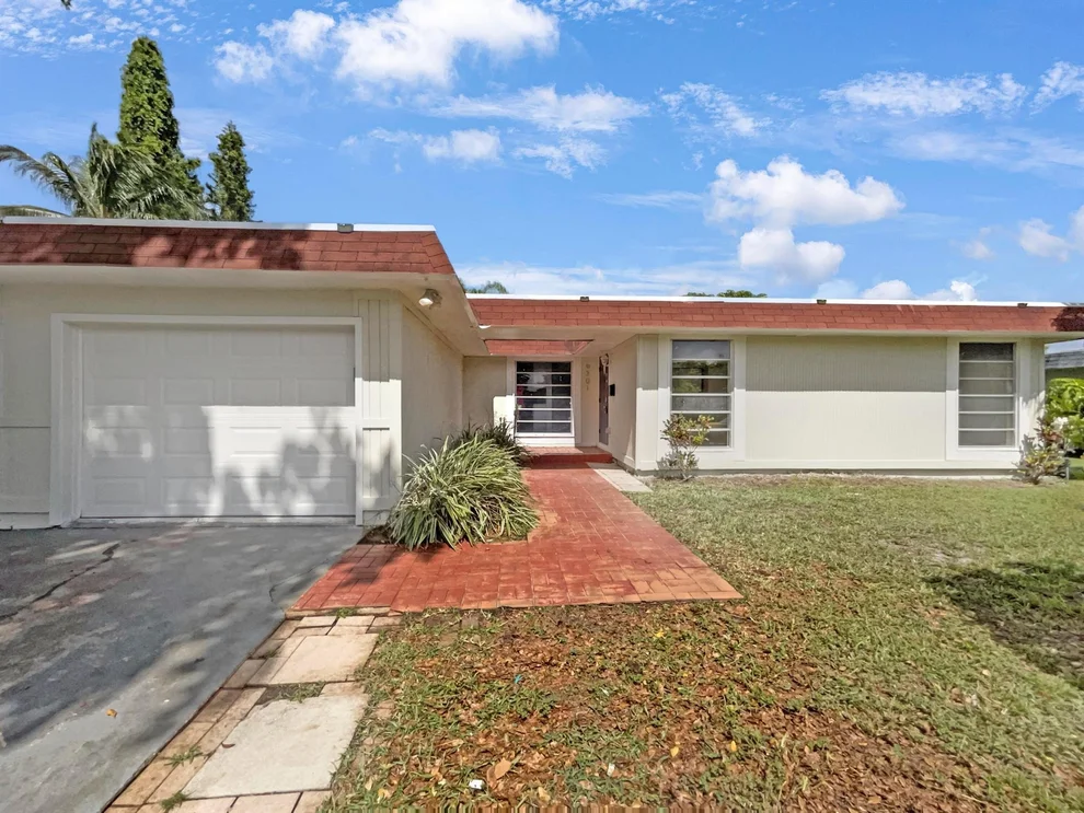 Unit for sale at 6301 NW 71st Avenue, Tamarac, FL 33321