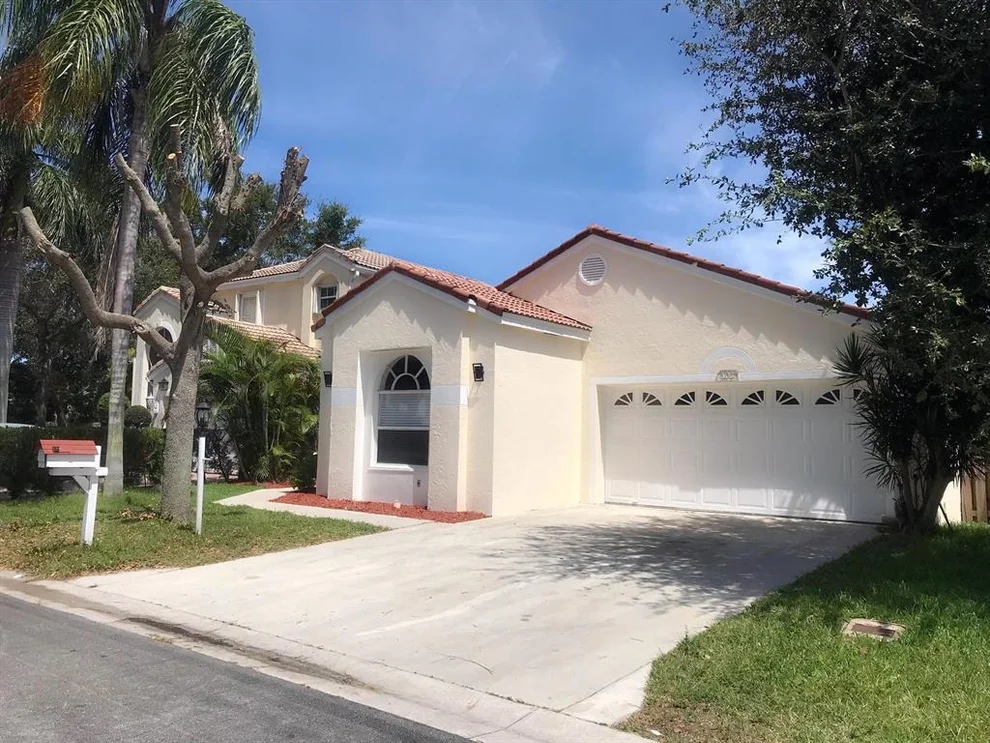 Unit for sale at 102 Woodlake Cir, Greenacres, FL 33463
