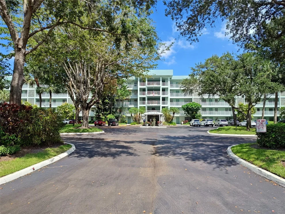 Unit for sale at 802 Cypress Grove Lane, Pompano Beach, FL 33069