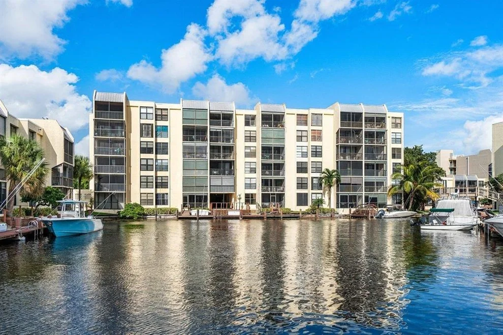 Unit for sale at 9 Royal Palm Way, Boca Raton, FL 33432