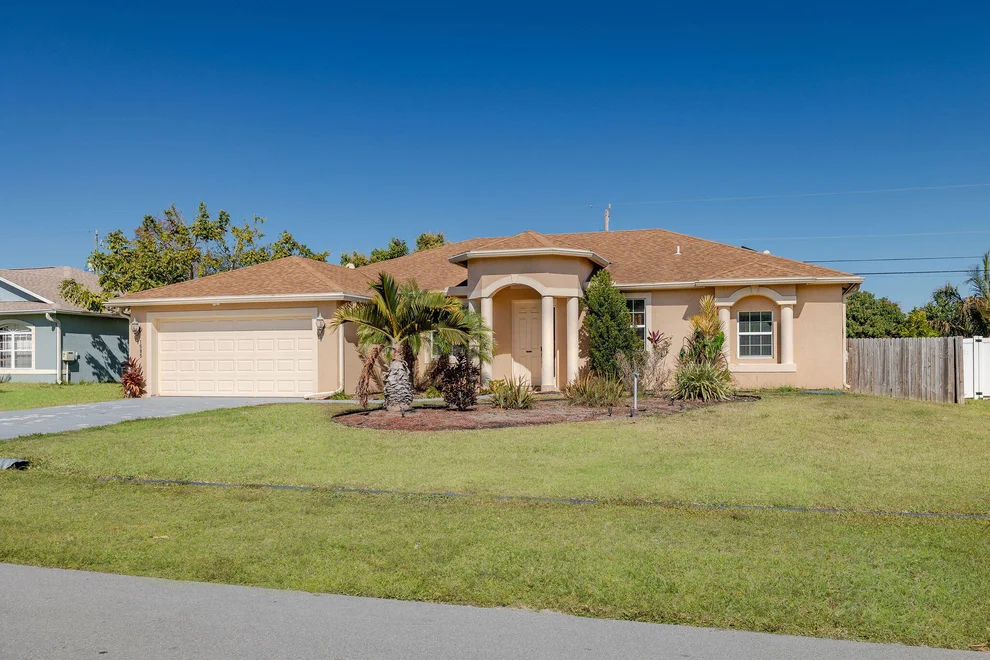 Unit for sale at 1585 SW Merchant Lane, Port St Lucie, FL 34953