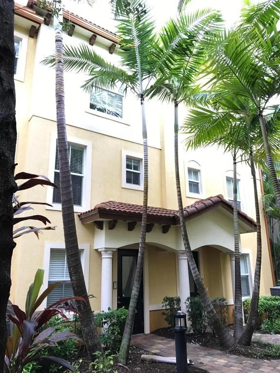 Unit for sale at 2682 N Federal Highway, Boynton Beach, FL 33435