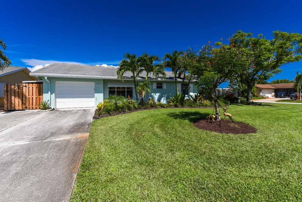 Unit for sale at 9053 SE Sandridge Avenue, Hobe Sound, FL 33455