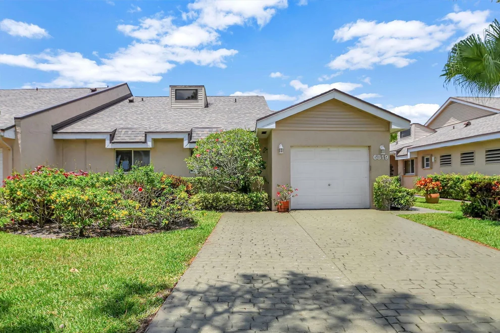 Unit for sale at 6819 Fountains Circle, Lake Worth, FL 33467