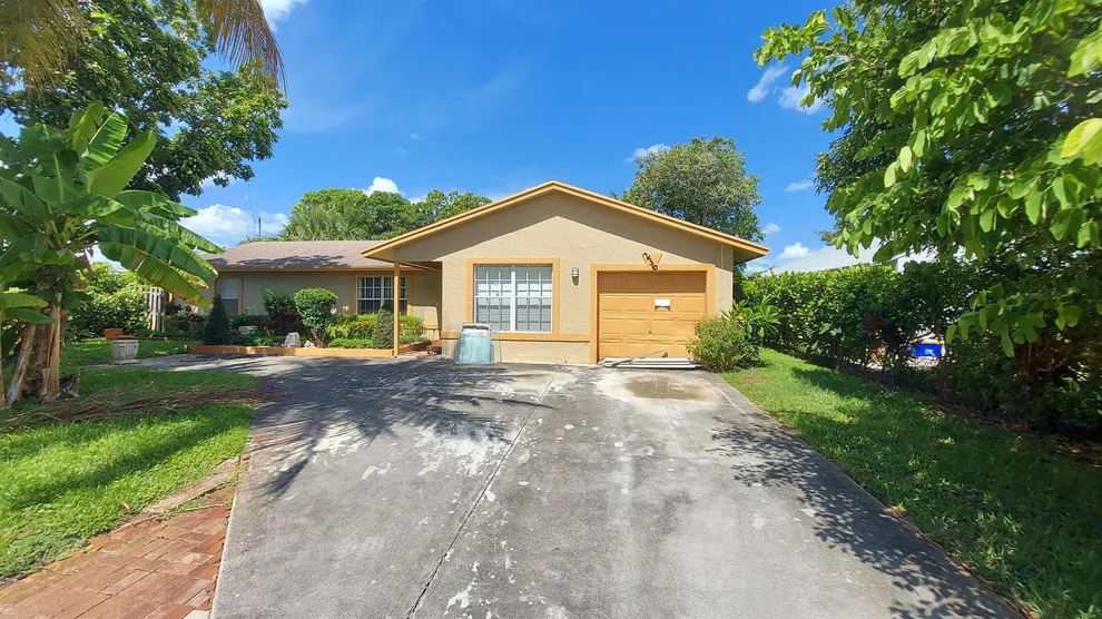 Unit for sale at 236 SE 3rd Ave, Delray Beach, FL 33483