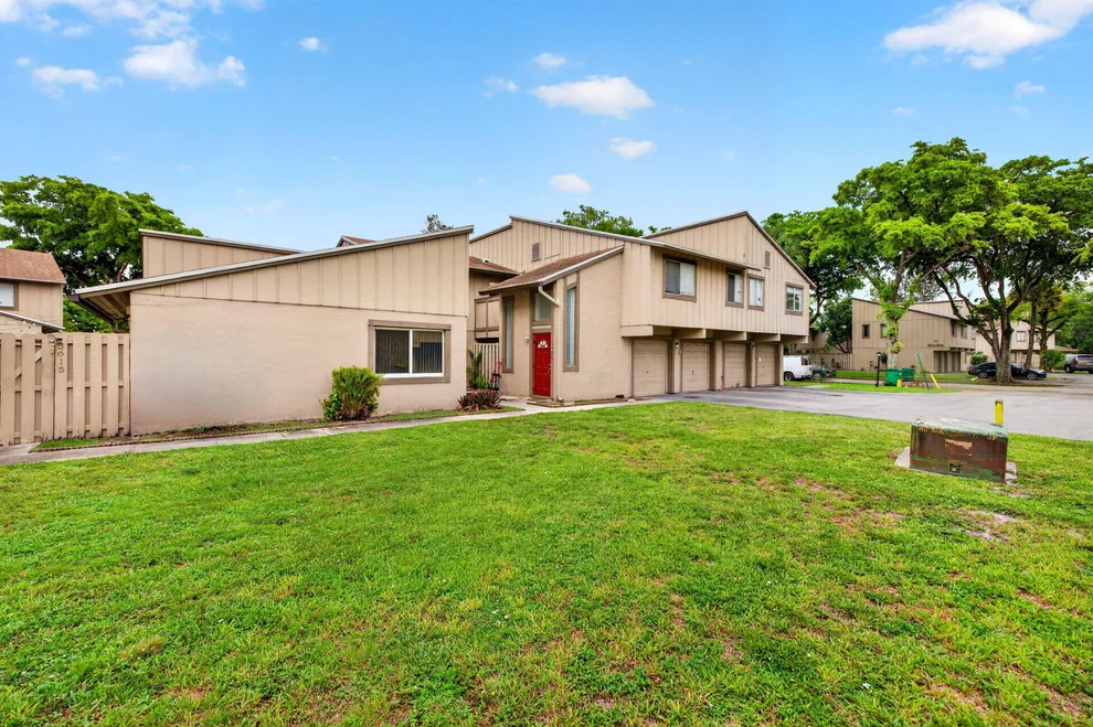 Unit for sale at 5611 NW 21st Street, Lauderhill, FL 33313