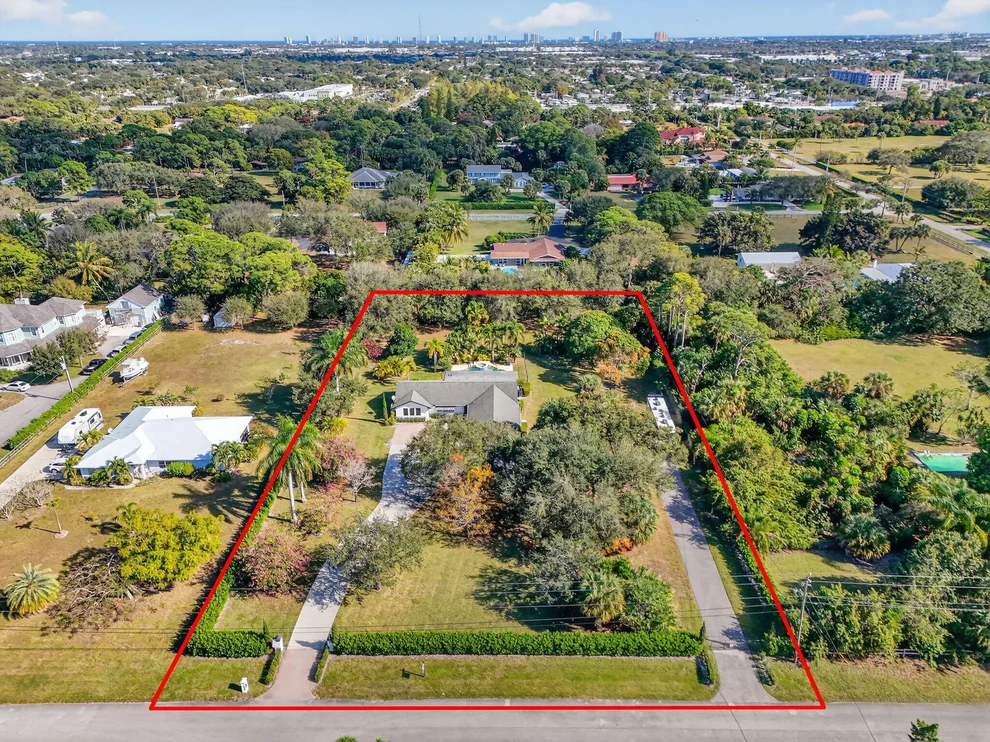 Unit for sale at 8218 S Elizabeth Avenue, Palm Beach Gardens, FL 33418