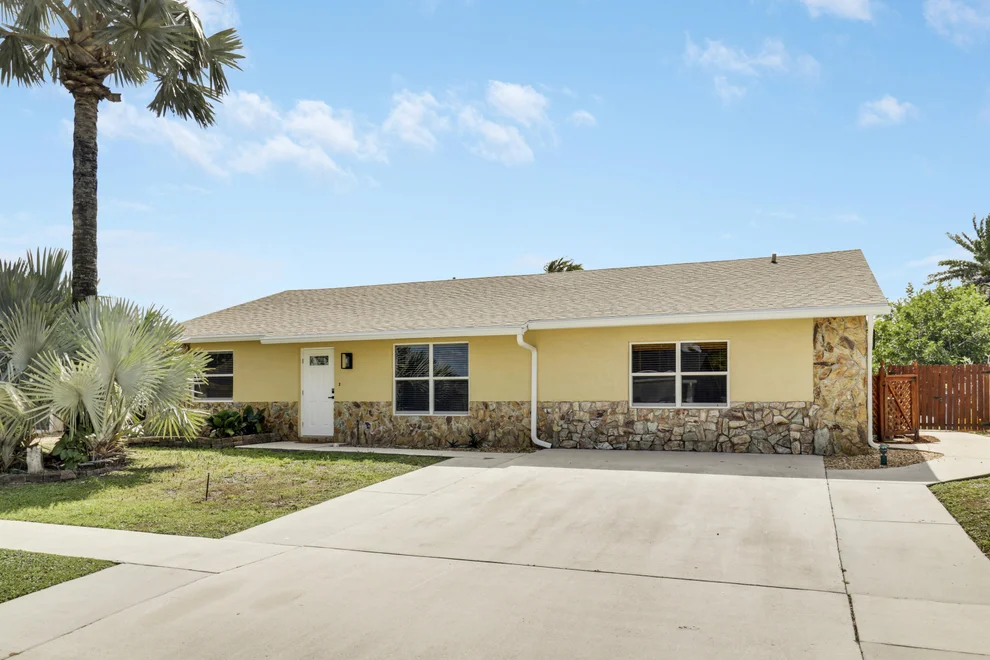 Unit for sale at 222 Las Palmas Street, Royal Palm Beach, FL 33411