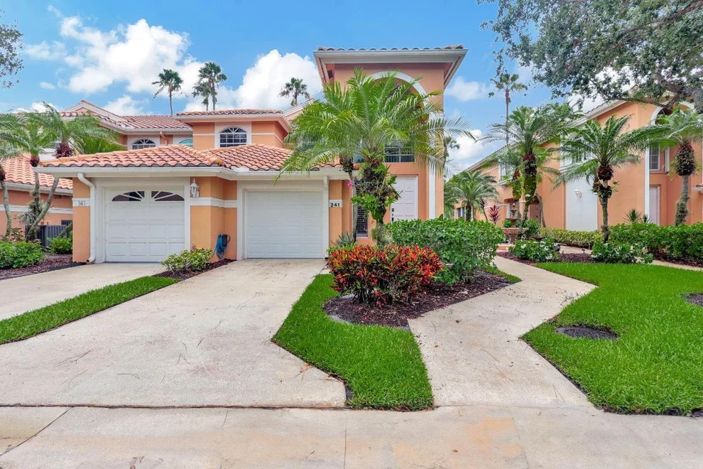 Unit for sale at 241 Legendary Circle, Palm Beach Gardens, FL 33418