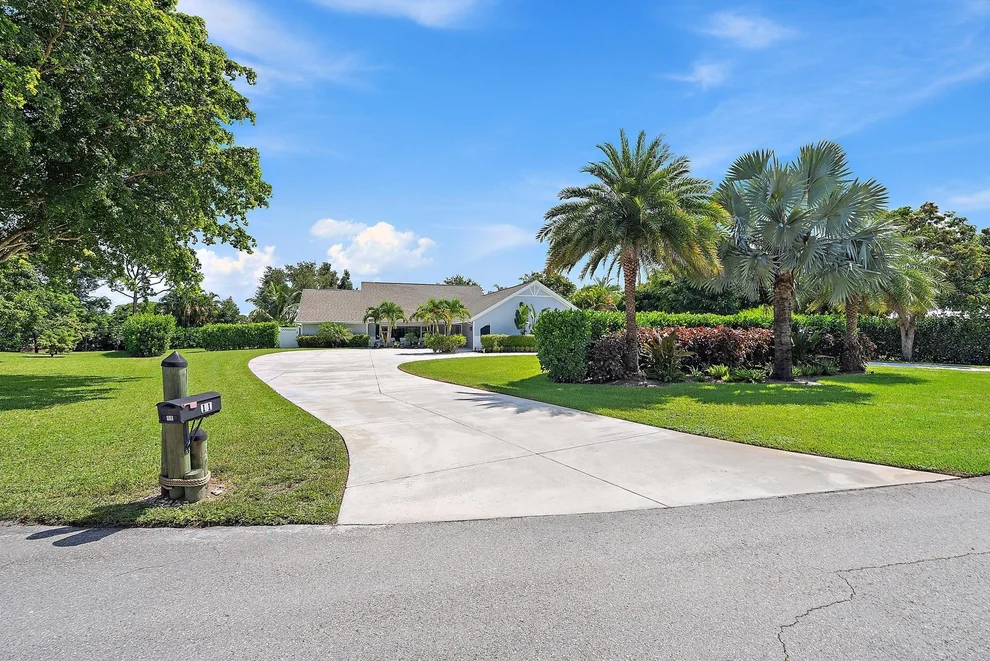 Unit for sale at 11 Loggerhead Lane, Tequesta, FL 33469