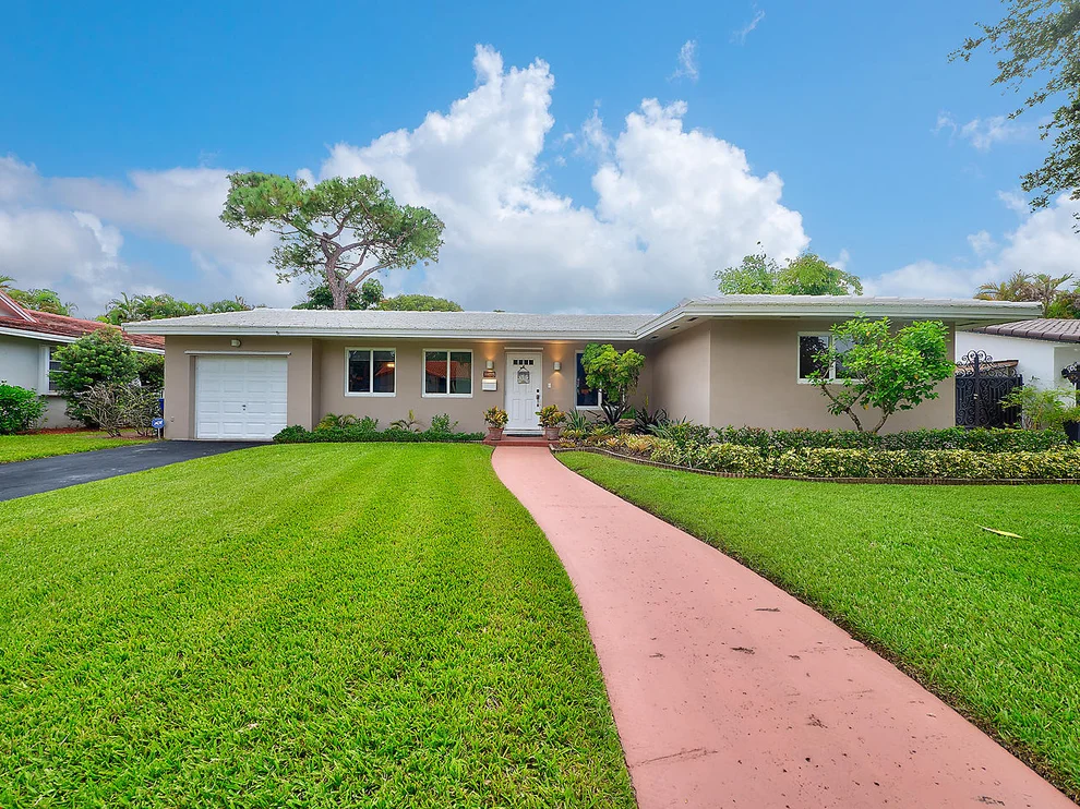 Unit for sale at 14223 Alamanda Avenue, Miami Lakes, FL 33014