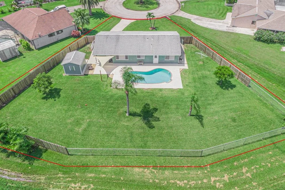 Unit for sale at 1401 SE Escambia Court, Port St Lucie, FL 34952