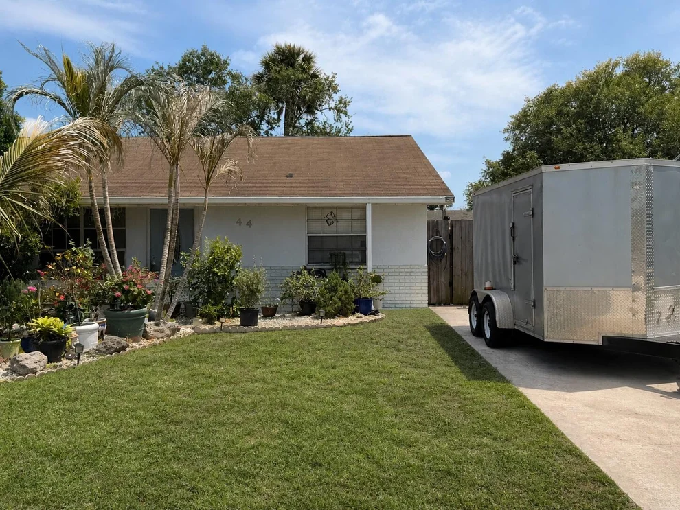 Unit for sale at 44 SE Mead Place, Stuart, FL 34997