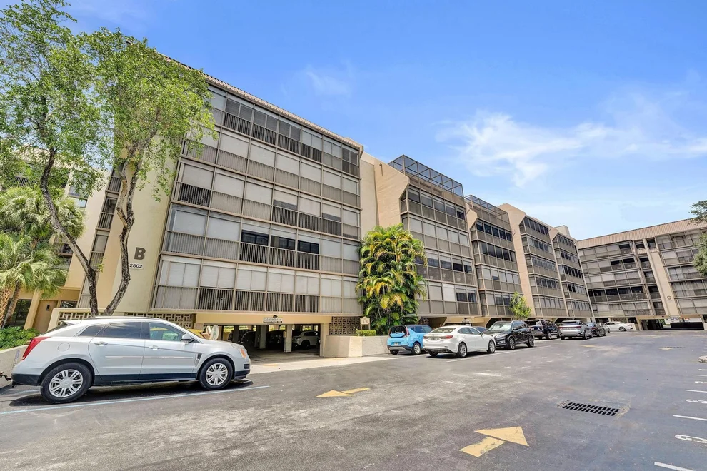 Unit for sale at 2802 N 46th Avenue, Hollywood, FL 33021