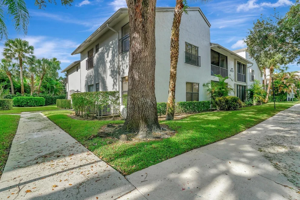 Unit for sale at 4706 NW 22nd Street, Coconut Creek, FL 33063