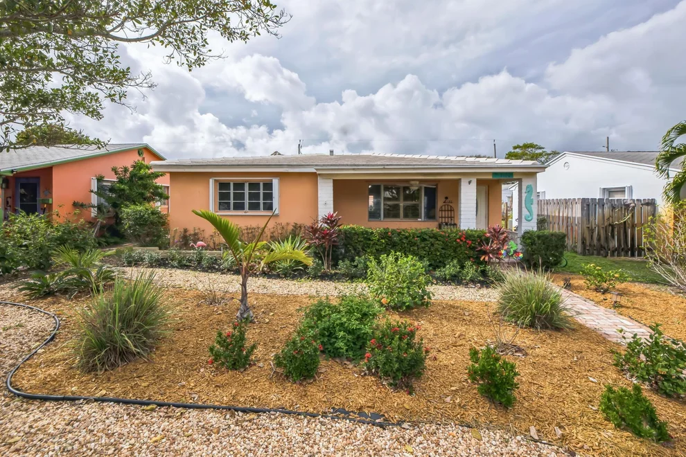 Unit for sale at 1121 N Ocean Breeze, Lake Worth Beach, FL 33460