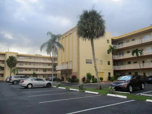 Unit for sale at 3940 NW 42nd Avenue, Lauderdale Lakes, FL 33319