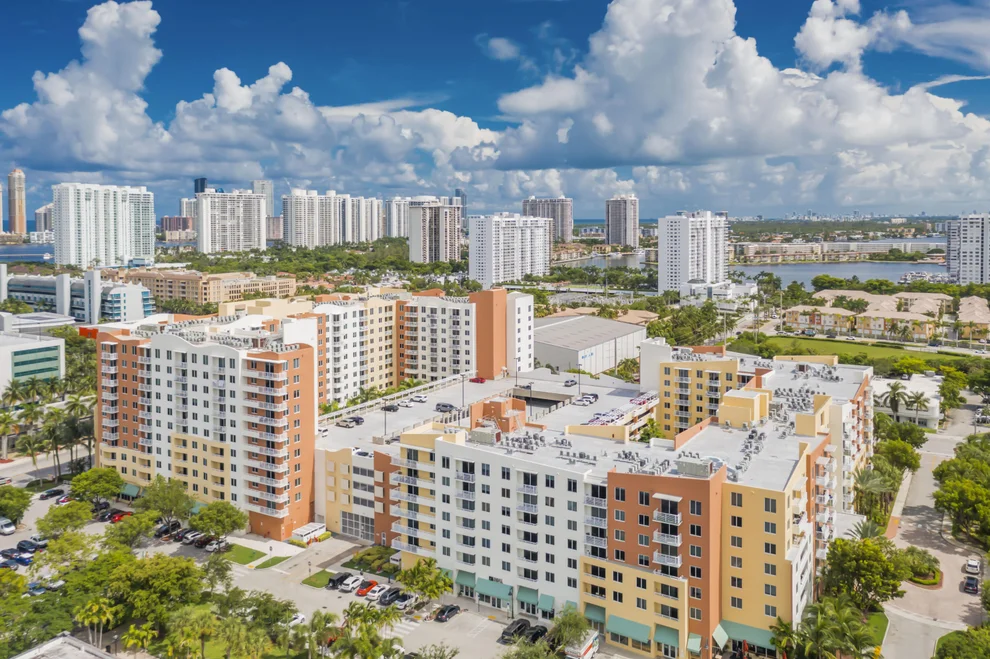 Unit for sale at 18800 NE 29 Avenue, Aventura, FL 33180