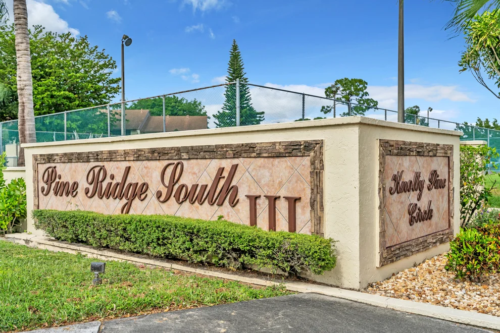 329 Knotty Pine Circle