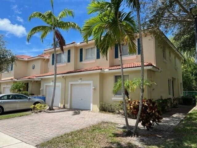 Unit for sale at 3068 N Evergreen Circle, Boynton Beach, FL 33426