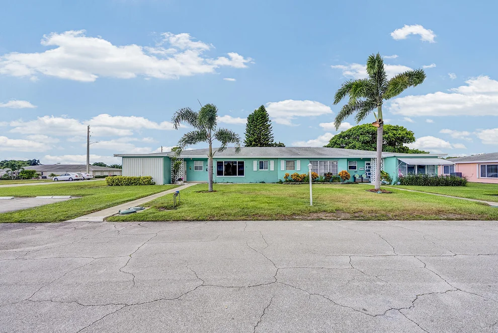 Unit for sale at 330 Main Boulevard, Boynton Beach, FL 33435