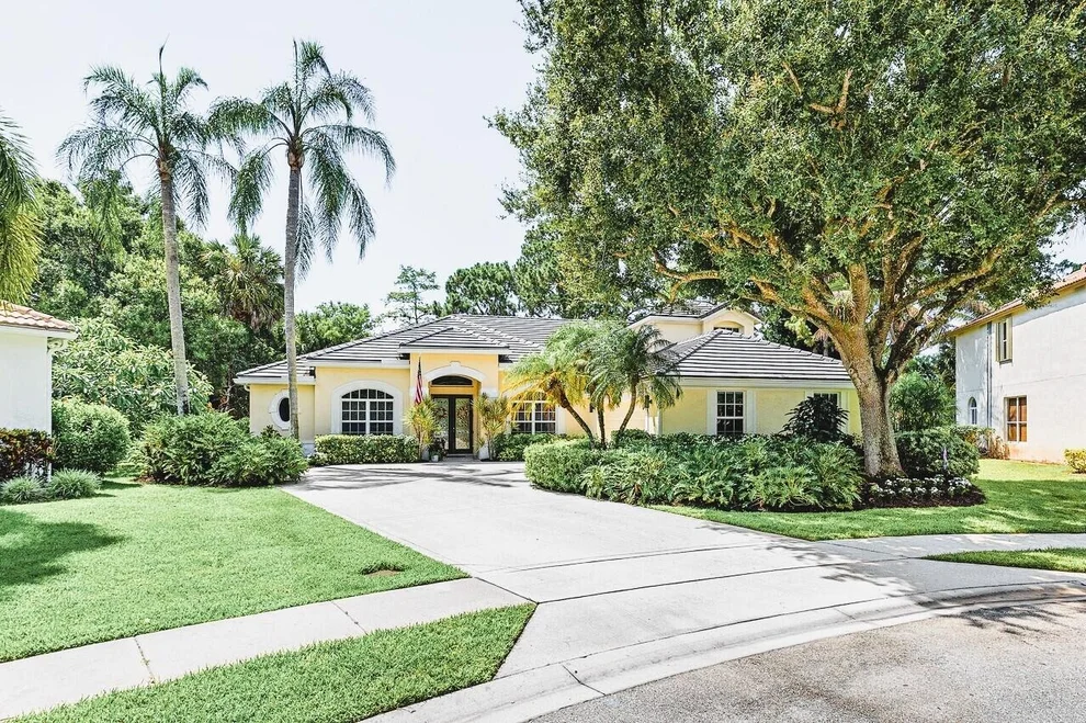 Unit for sale at 15730 Glen Willow Lane, Wellington, FL 33414