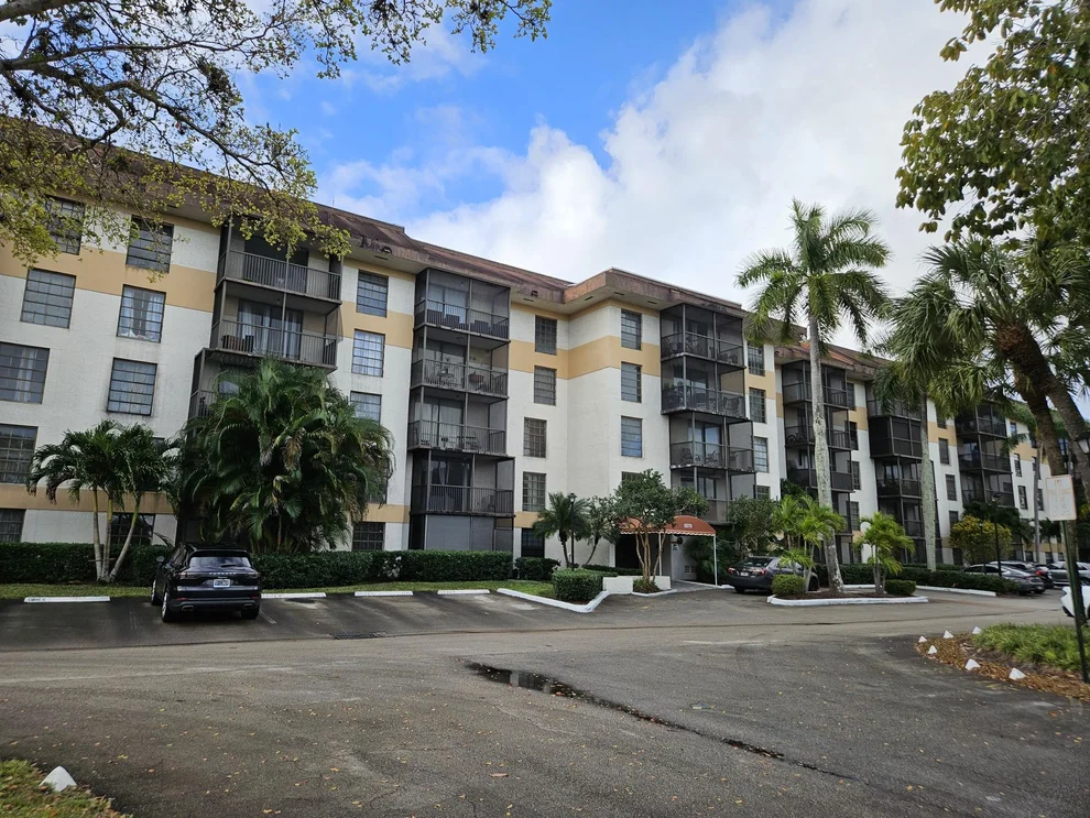 Unit for sale at 5570 NW 44th Street NW, Lauderhill, FL 33319