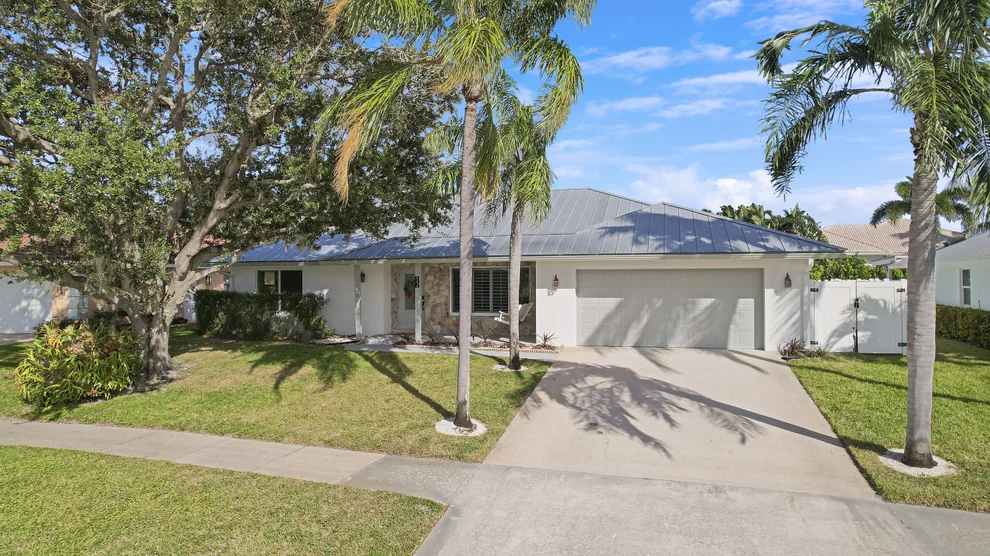 Unit for sale at 52 Pinehill Trail E, Tequesta, FL 33469