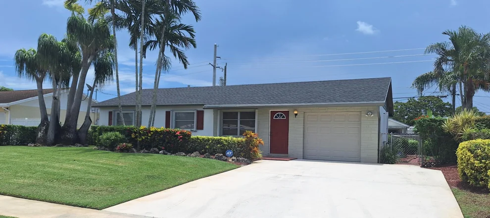 Unit for sale at 4972 Royal Court S, West Palm Beach, FL 33415