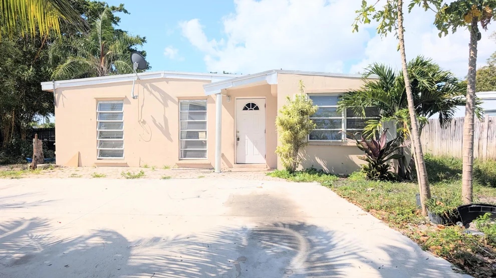 Unit for sale at 490 Tulip Tree Drive, Lake Worth, FL 33462