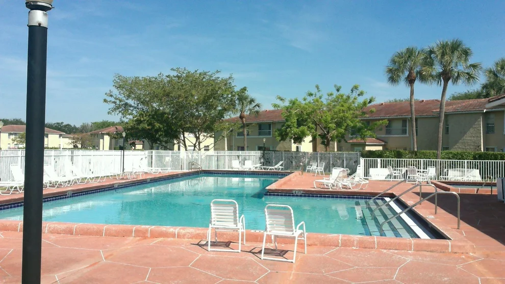 Unit for sale at 809 Twin Lakes Drive, Coral Springs, FL 33071