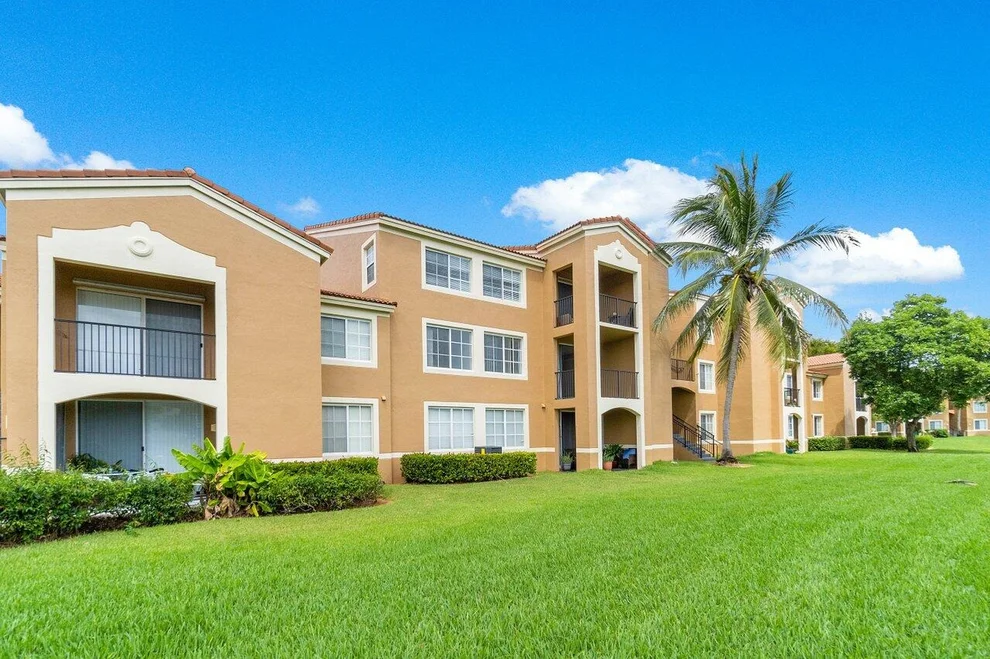 Unit for sale at 7950 N Nob Hill Road, Tamarac, FL 33321