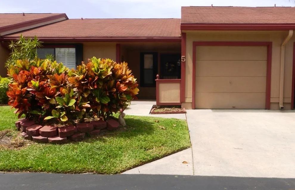 Unit for sale at 5 Flint Way, Boynton Beach, FL 33426